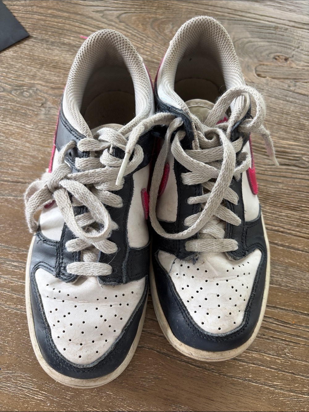 Nike Kids Sneakers White Black Pink Accent